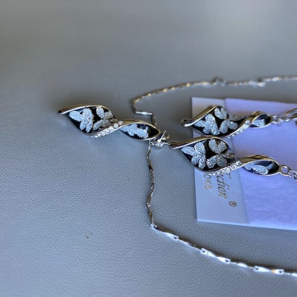 Fifth Avenue Swirling Grace Necklace & Earring Set NWT - Picture 7 of 12